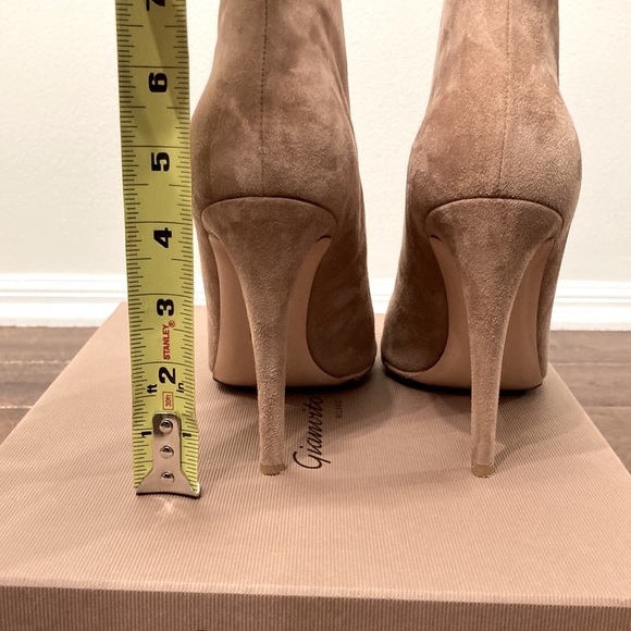 Gianvito Rossi Imperia Suede Open-Toe 105mm Bootie - Picture 14 of 14